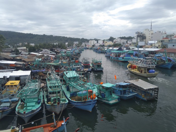 Đề phòng “bão Linda trở lại, tàu cao tốc ở Phú Quốc ngưng hoạt động - Ảnh 2.