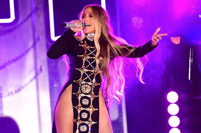 Jennifer Lopez quyên 1 triệu USD cho dân Puerto Rico - Ảnh 1.