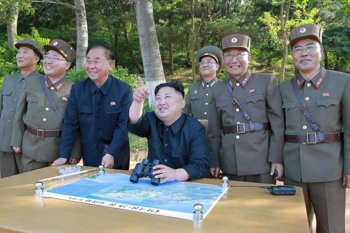 Triều Tiên thử nghiệm hệ thống vũ khí phòng không mới nhất - Ảnh 1.
