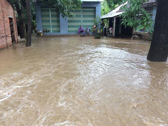 Phú Yên: Lũ lên nhanh, 1 người mất tích - Ảnh 4.