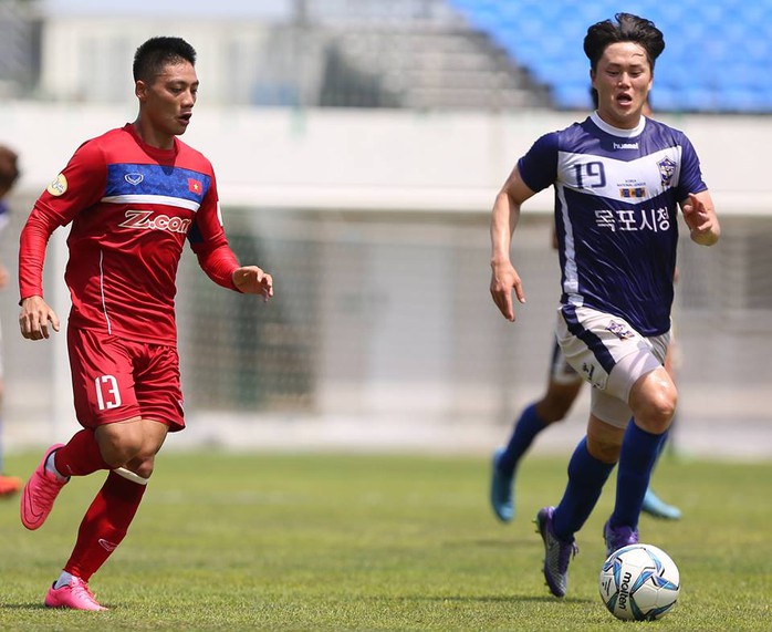 U22 Việt Nam thắng đậm Busan FC - Ảnh 1.