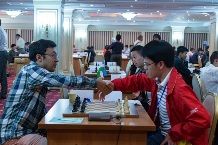 Lê Quang Liêm đấu 3 ván với cựu vương Kasparov - Ảnh 1.