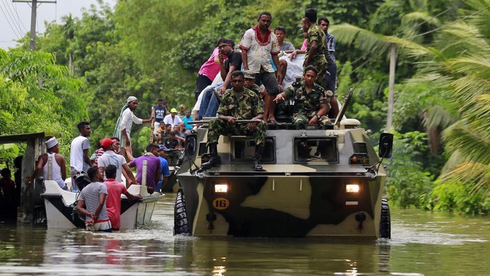Sri Lanka và Thái Lan khốn đốn vì mưa lũ - Ảnh 1.