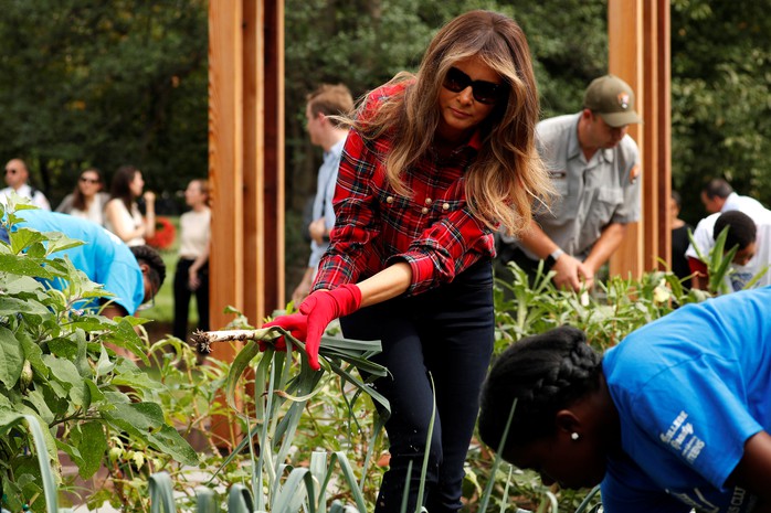 Công du một mình, bà Melania gặp Hoàng tử Harry và Thủ tướng Canada - Ảnh 11.