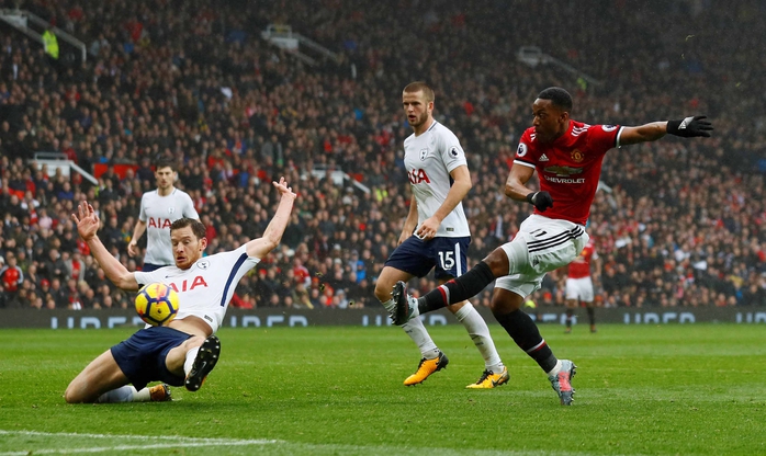 Martial hạ gục Tottenham - Ảnh 1.