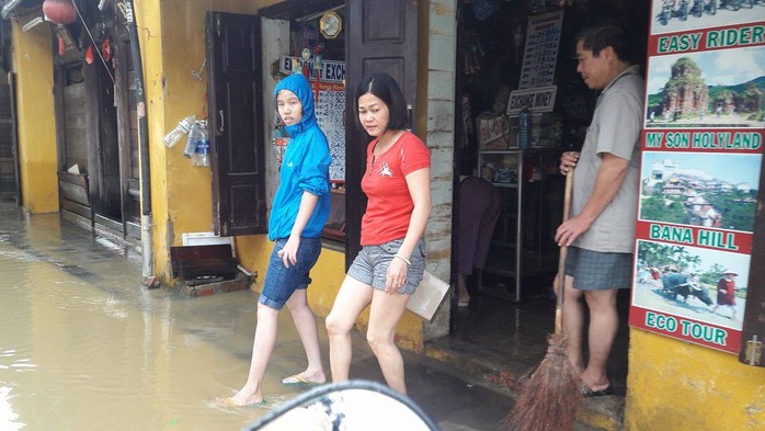 Hội An: Nước lũ rút dần nhưng vẫn trên báo động 3 là 0,66m - Ảnh 5.