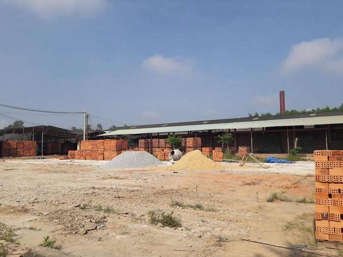 Nhà máy Sản xuất gạch Tuynel Phúc Nguyên Sơn gây ô nhiễm cho gần 100 hộ 