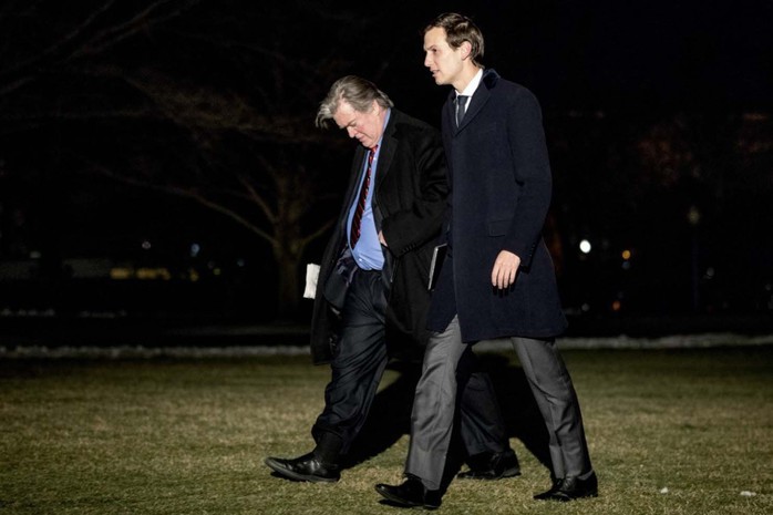 Ông Jared Kushner (phải) và ông Stephen K. Bannon Ảnh: AP