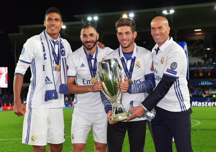 Zidane lại đưa con trai lên đội 1 Real  - Ảnh 3.