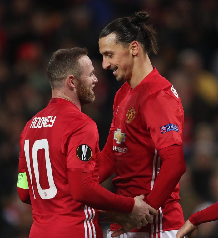 Rooney bị Ibrahimovic soán ngôi Cầu thủ giàu nhất Anh - Ảnh 2.