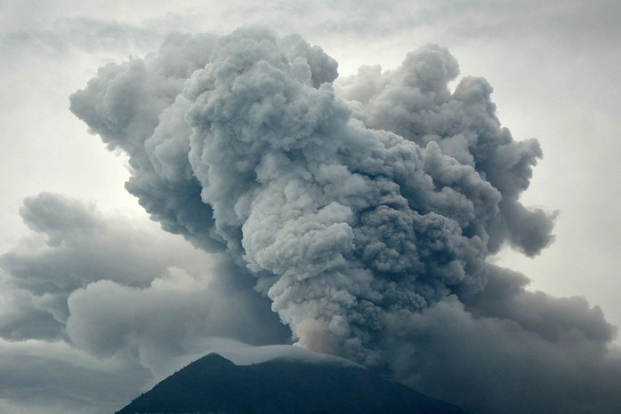 Người Việt chạy trốn núi lửa ở Bali - Ảnh 2.