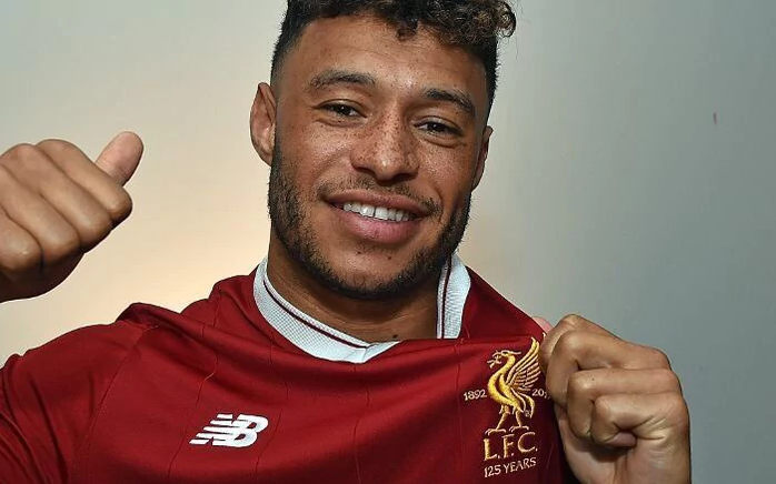 Chamberlain lật kèo Chelsea, sang khoác áo Liverpool - Ảnh 1.