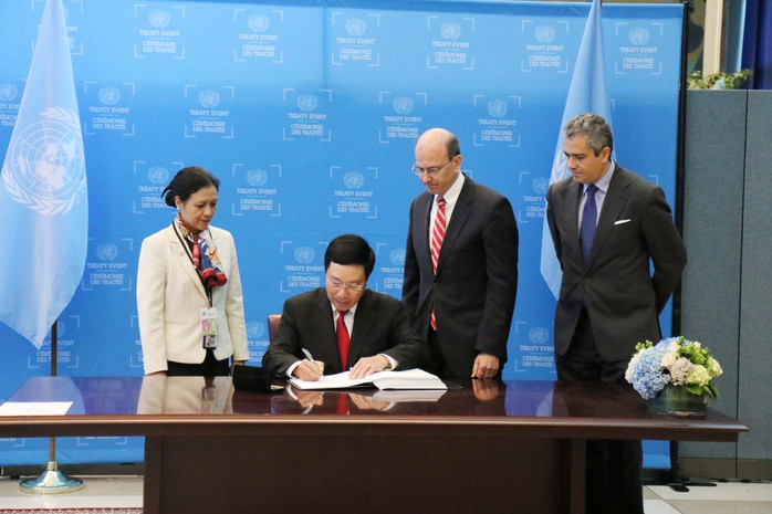 Việt Nam ký Hiệp ước Cấm vũ khí hạt nhân - Ảnh 1.