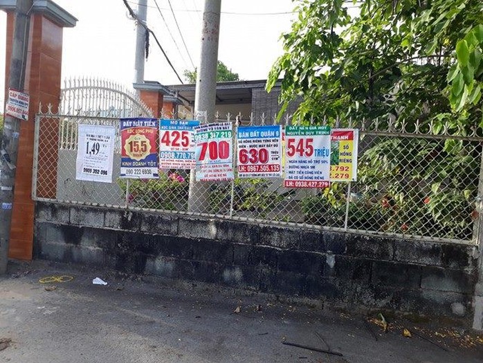 Những ngôi nhà được rao bán với giá chỉ từ 3 tới 5 triệu đồng/m2.