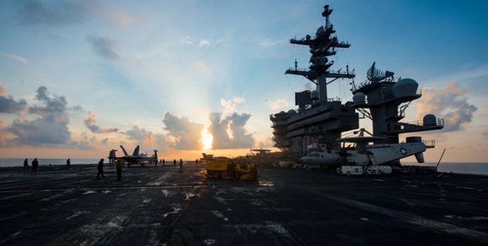 
Tàu sân bay USS Carl Vinson tiến gần bán đảo Triều Tiên hôm 8-4. Ảnh: Reuters
