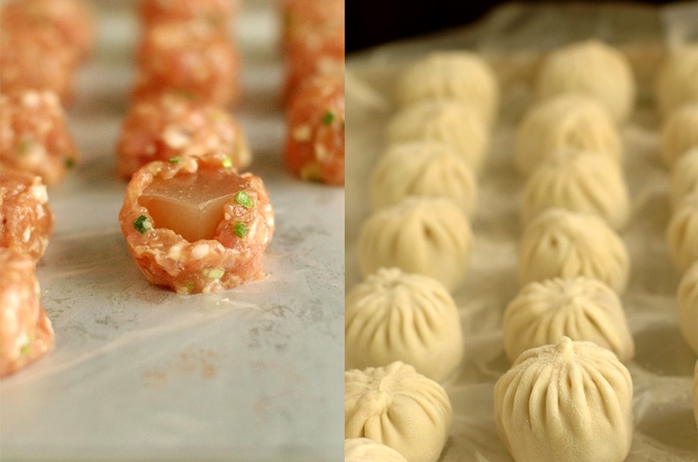 Quá trình làm nhân nước súp thần thánh của tiểu long bao. Người đầu bếp có thể thái nhỏ phần nước súp đã để đông hoặc cắt thành miếng vuông trước khi cho vào nhân bánh.