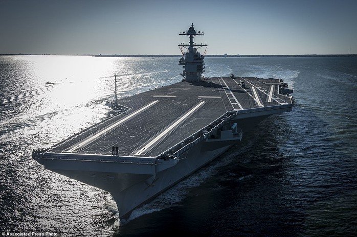 
Tàu sân bay USS Gerald R. Ford ra khơi thử nghiệm hôm 8-4. Ảnh: AP
