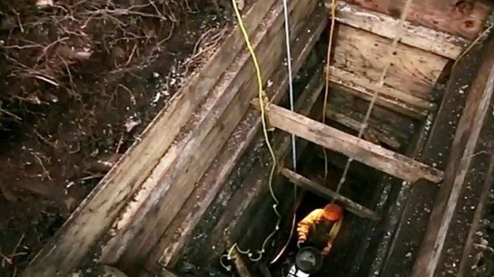 Các nhà khảo cổ tìm thấy đồ nhóm lửa, móc câu và giáo mác ở khu khai quật. Ảnh: Hakai Institute.