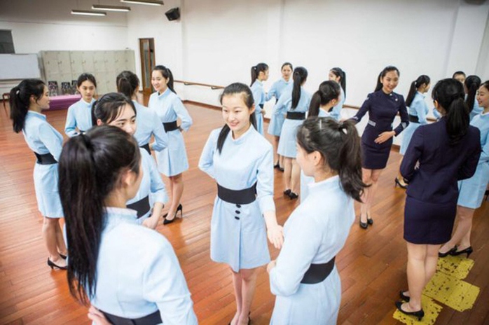 Cười đẹp như tiếp viên hàng không - sự thật khó đến bất ngờ - Ảnh 4. Cười đẹp như tiếp viên hàng không - sự thật khó đến bất ngờ - Ảnh 4.