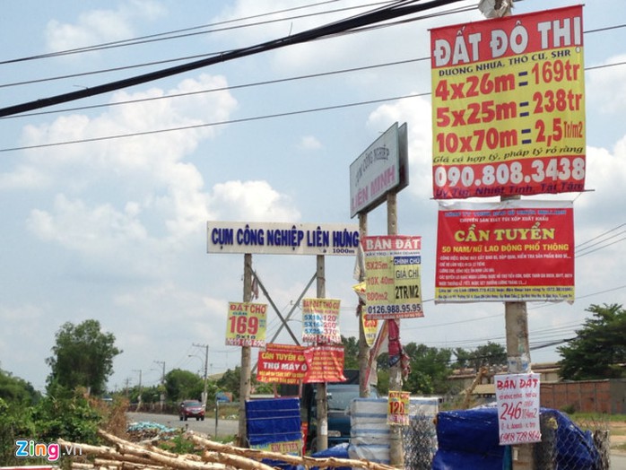Đến lượt phía Tây TP HCM nóng chuyện đất nền - Ảnh 2. Đến lượt phía Tây TP HCM nóng chuyện đất nền - Ảnh 2.