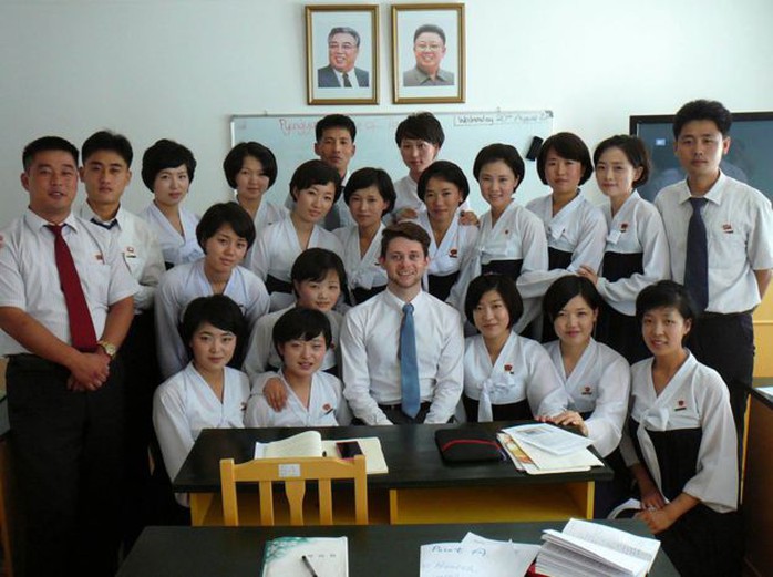 Gặp chàng sinh viên Anh mê du học Triều Tiên - Ảnh 4.