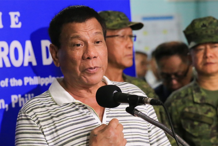Ông Duterte: Tiêu diệt phiến quân ngay cả khi chúng giết con tin - Ảnh 1.