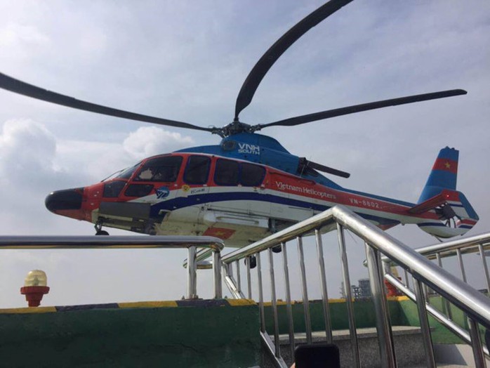Trực thăng chở khách từ trung tâm ra sân bay Tân Sơn Nhất - Ảnh 1.