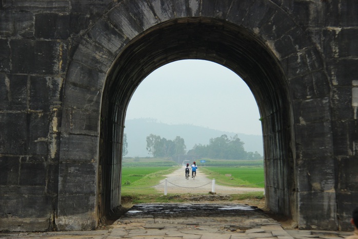 Hoang phế kinh thành yểu mệnh nhà Hồ - Ảnh 2.