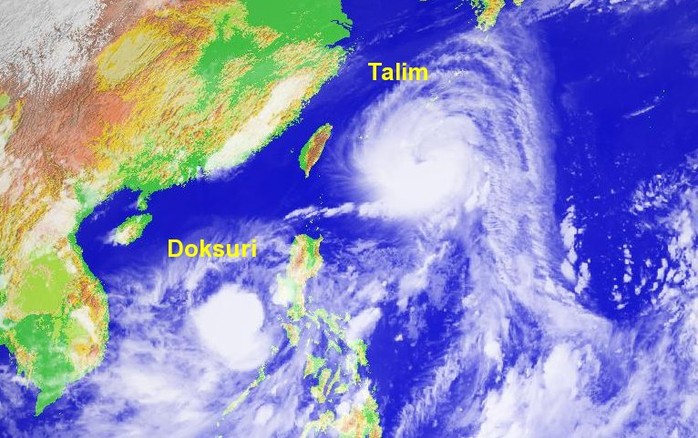 
Hai cơn bão Talim và Doksuri. Ảnh: Twitter
