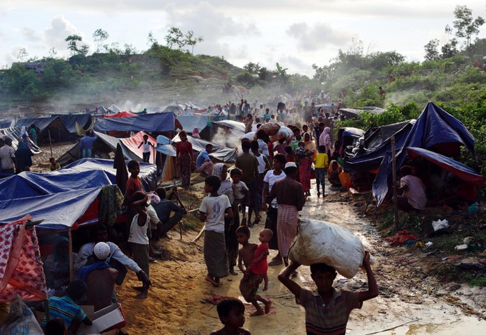 Hình ảnh chạm vào tim trong cuộc khủng hoảng Rohingya - Ảnh 3.