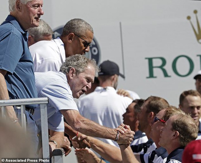 Ba cựu tổng thống Obama, Bush và Clinton gây sốt tại Presidents Cup - Ảnh 2.