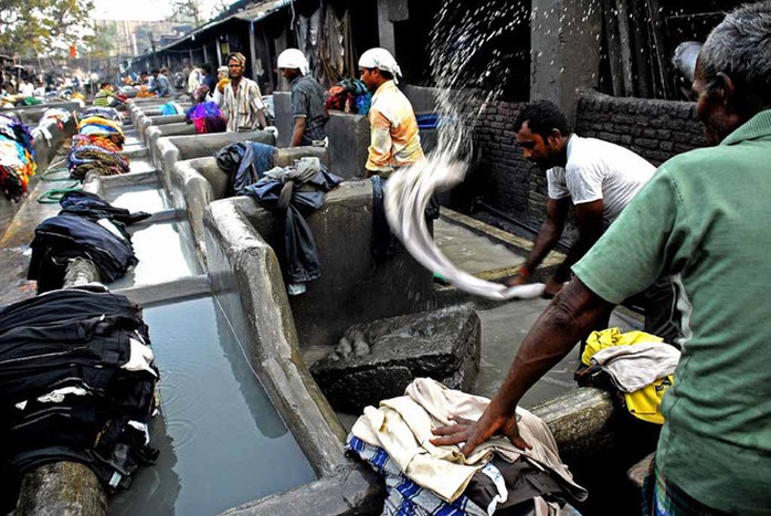 Tiệm giặt là bằng tay có hơn 7.000 nhân viên - Ảnh 3.