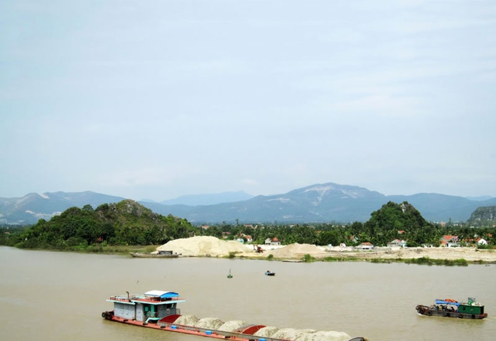 Ngắm dòng sông nổi tiếng bậc nhất trong lịch sử Việt Nam - Ảnh 2. Ngắm dòng sông nổi tiếng bậc nhất trong lịch sử Việt Nam - Ảnh 2.