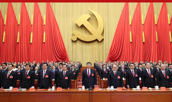 
Chủ tịch tập Cận Bình (giữa) chủ tọa phiên bế mạc Đại hội Đại biểu Toàn quốc thứ 19 Đảng Cộng sản Trung Quốc ngày 24-10. Ảnh: THX
