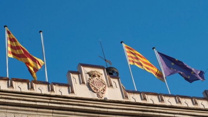 Chính phủ Tây Ban Nha ra tay cứng rắn với Catalonia - Ảnh 1.