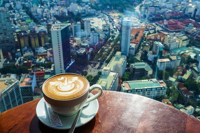 7 quán cà phê khách Tây mách nhau phải ghé ở Sài Gòn - Ảnh 1. 7 quán cà phê khách Tây mách nhau phải ghé ở Sài Gòn - Ảnh 1.