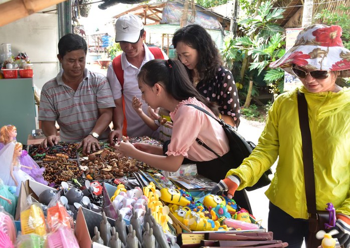 Xao lòng giữa sóng nước cù lao Tứ Linh - Ảnh 3.