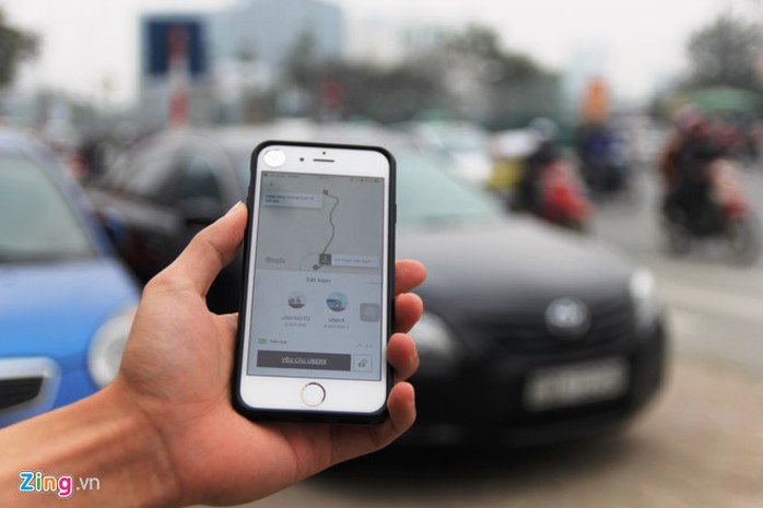 Miếng bánh sân bay trong cuộc chiến taxi, Uber, Grab - Ảnh 3.