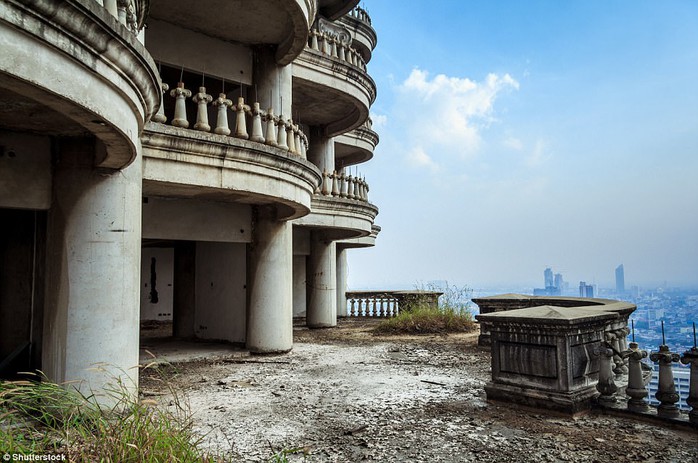 Lạnh gáy với “Tòa tháp ma” chọc trời giữa lòng Bangkok - Ảnh 1. Lạnh gáy với “Tòa tháp ma” chọc trời giữa lòng Bangkok - Ảnh 1.