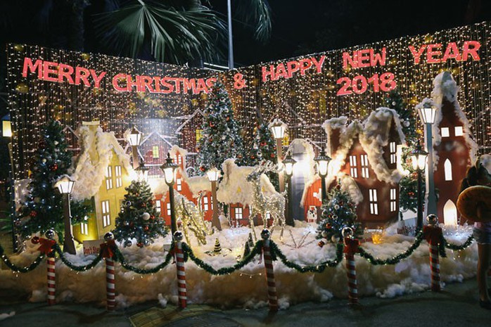 8 điểm đi chơi Noel lãng mạn nhất Sài Gòn - Ảnh 3.