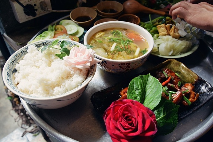 Quán cơm chỉ bán 25 suất mỗi ngày - Ảnh 4. Quán cơm chỉ bán 25 suất mỗi ngày - Ảnh 4.