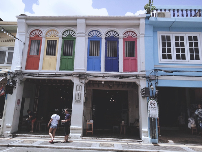 Khám phá phố cổ trăm năm ở Phuket - Ảnh 4. Khám phá phố cổ trăm năm ở Phuket - Ảnh 4.