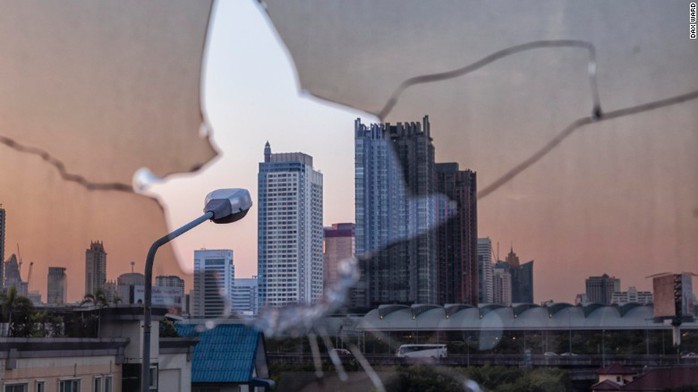 Lạnh gáy với “Tòa tháp ma” chọc trời giữa lòng Bangkok - Ảnh 12. Lạnh gáy với “Tòa tháp ma” chọc trời giữa lòng Bangkok - Ảnh 12.