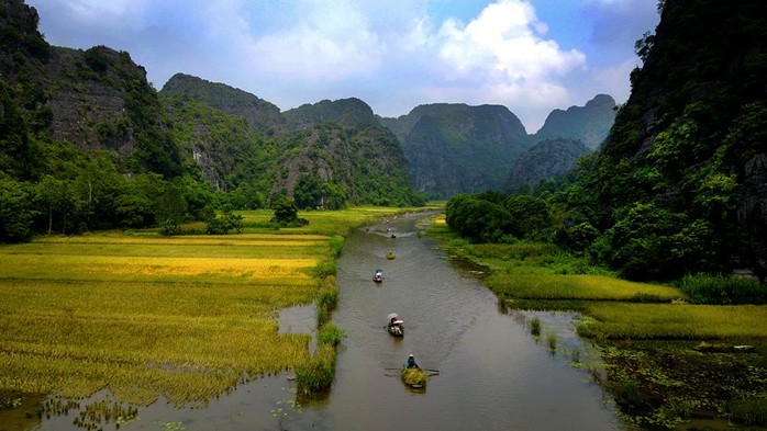 Ngất ngây trước vẻ đẹp Tam Cốc mùa lúa chín - Ảnh 2.