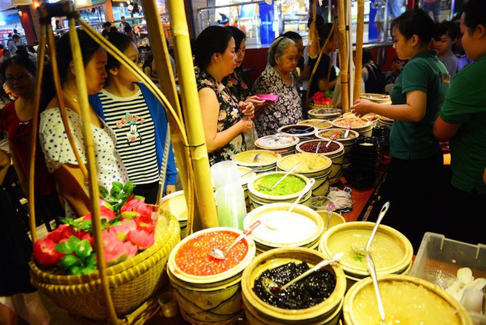 Ăn uống dưới phố ngầm giữa trung tâm Sài Gòn - Ảnh 6. Ăn uống dưới phố ngầm giữa trung tâm Sài Gòn - Ảnh 6.