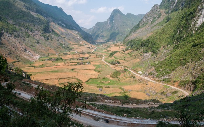 Cung đường Hoàng Su Phì - Tây Côn Lĩnh: Hiểm trở mà đẹp hút hồn - Ảnh 8.