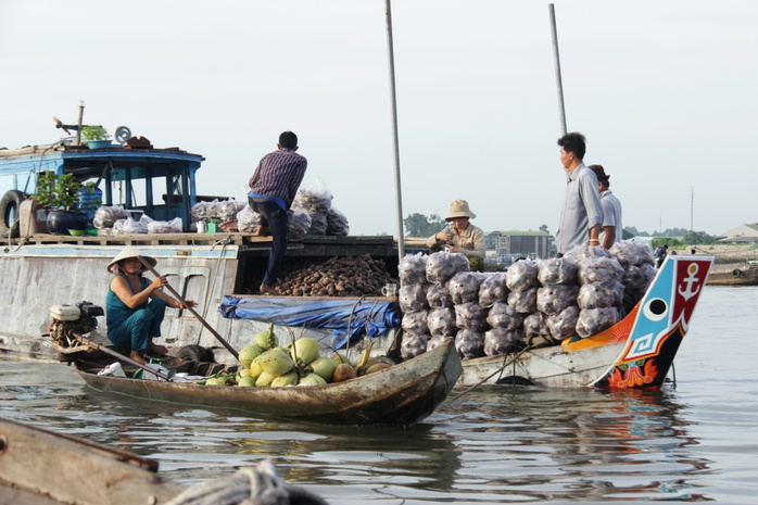 Về Long Xuyên đi chợ nổi - Ảnh 9.