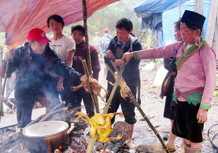 Những món ăn thử rồi ghiền tại chợ phiên Lào Cai - Ảnh 9.