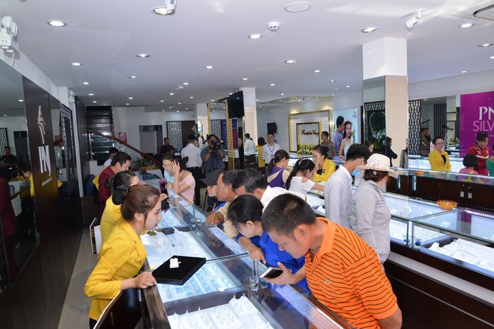 Dù nhu cầu tiêu thụ vàng trang sức ở thị trường Việt Nam giảm sút nhưng PNJ vẫn có mức lợi nhuận khủng