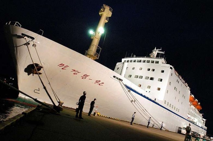 
Phà Mangyongbong-92 nặng 9.000 tấn, có thể chở 200 hành khách và 1.500 tấn hàng. Ảnh: European Press
